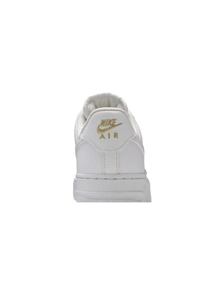 Кроссовки Nike Wmns Air Force 1 '07 Essential 'White Metallic Gold' — изображение 8 из 9