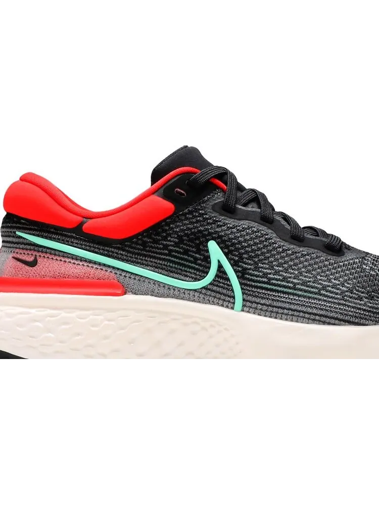 Кроссовки Nike ZoomX Invincible Run Flyknit 'Black Chile Red' — изображение 2 из 8, черный