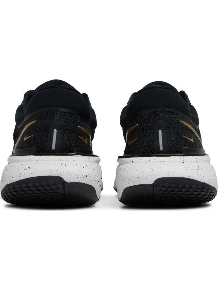 Кроссовки Nike ZoomX Invincible Run Flyknit 'Black Metallic Gold' — изображение 6 из 8, черный