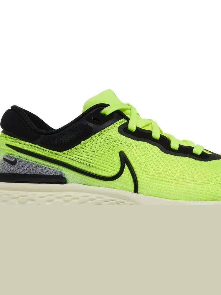 Кроссовки Nike ZoomX Invincible Run Flyknit 'Volt' — изображение 2 из 8, зеленый