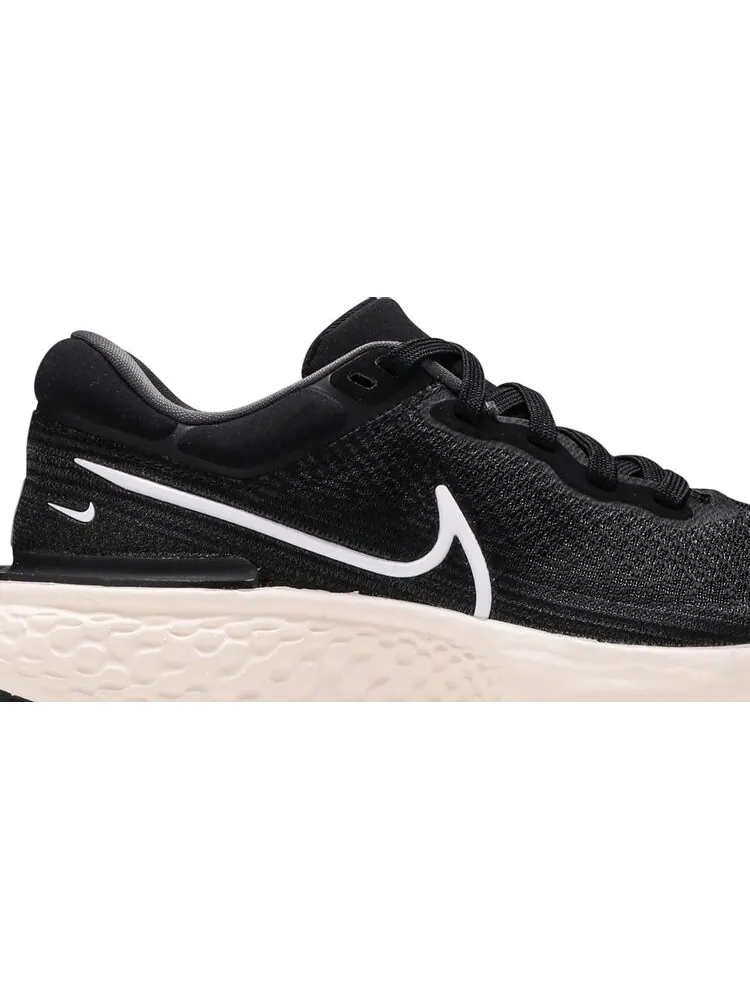 Кроссовки Nike Wmns ZoomX Invincible Run Flyknit 'Black White' — изображение 2 из 8, черный