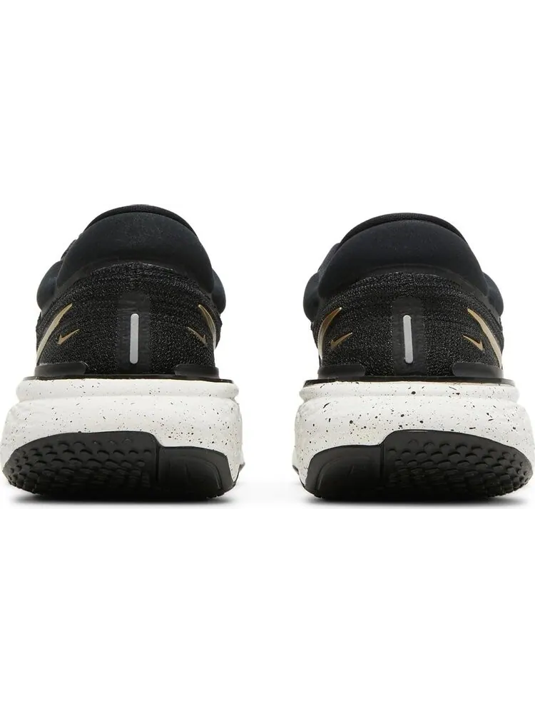 Кроссовки Nike Wmns ZoomX Invincible Run Flyknit 'Black Metallic Gold' — изображение 6 из 8, черный