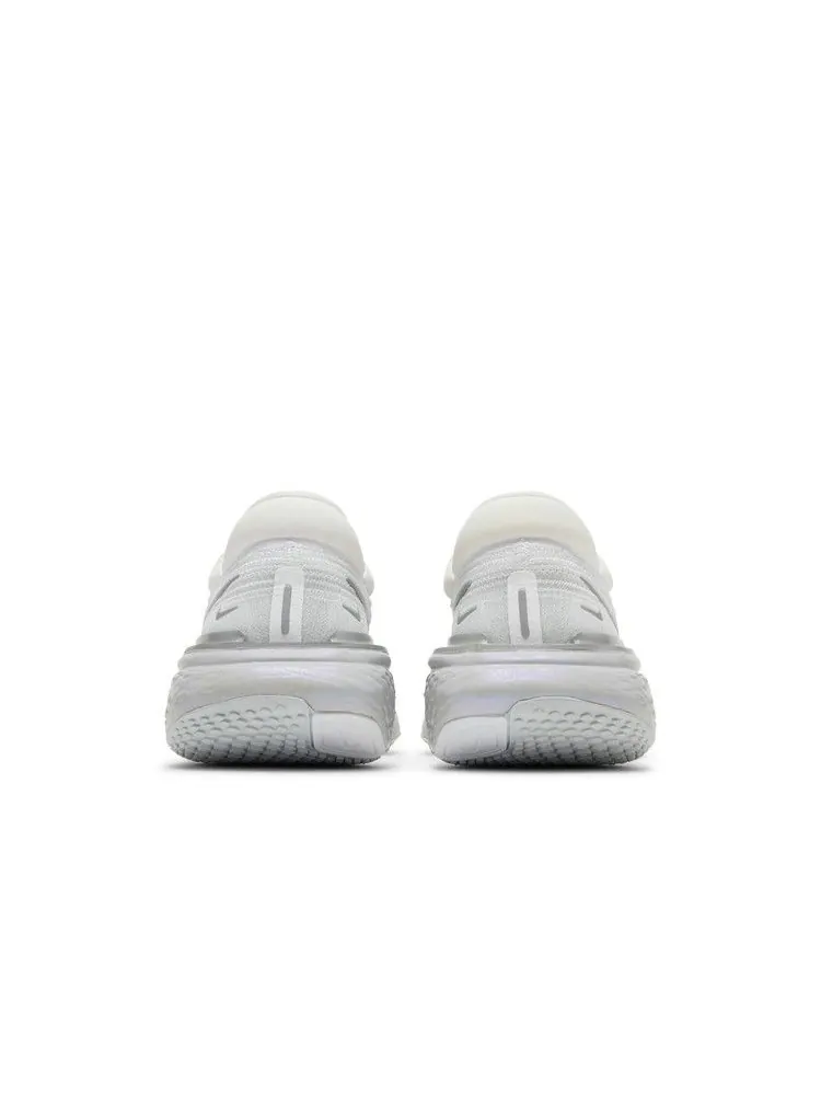 Кроссовки Nike Wmns ZoomX Invincible Run Flyknit 'White Metallic Silver' — изображение 7 из 9