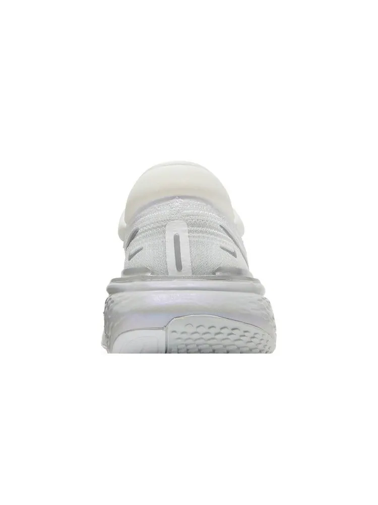 Кроссовки Nike Wmns ZoomX Invincible Run Flyknit 'White Metallic Silver' — изображение 8 из 9
