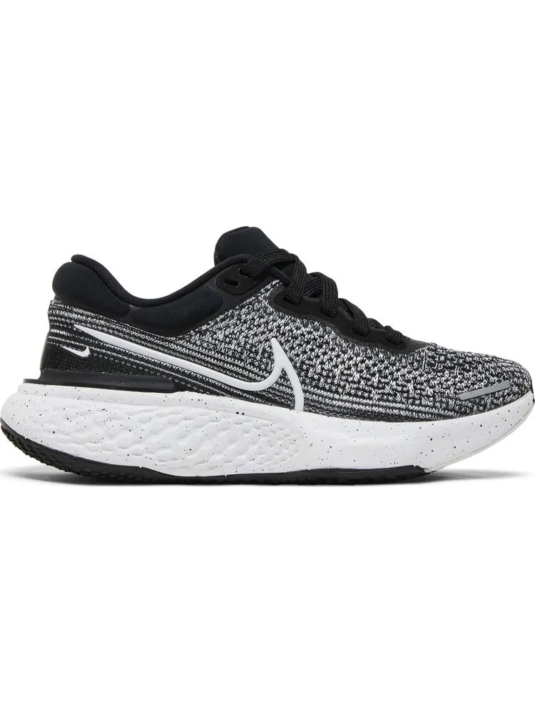 Кроссовки Nike Wmns ZoomX Invincible Run Flyknit 'White Black' — изображение 1 из 8, серый