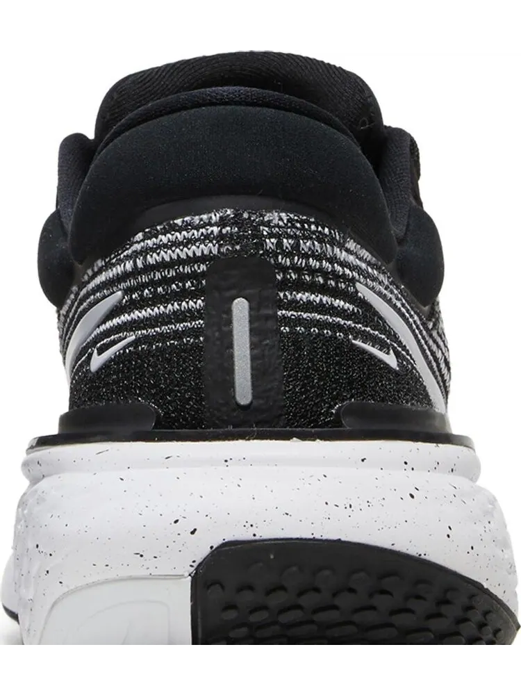 Кроссовки Nike Wmns ZoomX Invincible Run Flyknit 'White Black' — изображение 7 из 8, серый