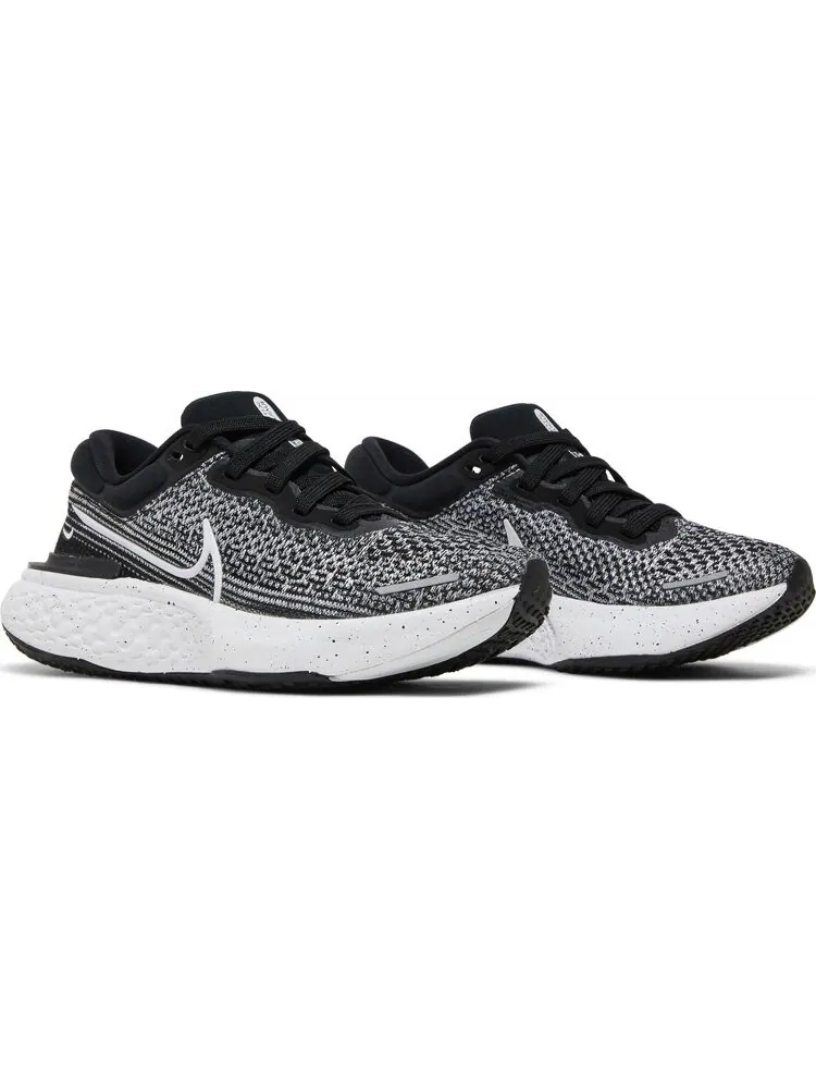 Кроссовки Nike Wmns ZoomX Invincible Run Flyknit 'White Black' — изображение 8 из 8, серый
