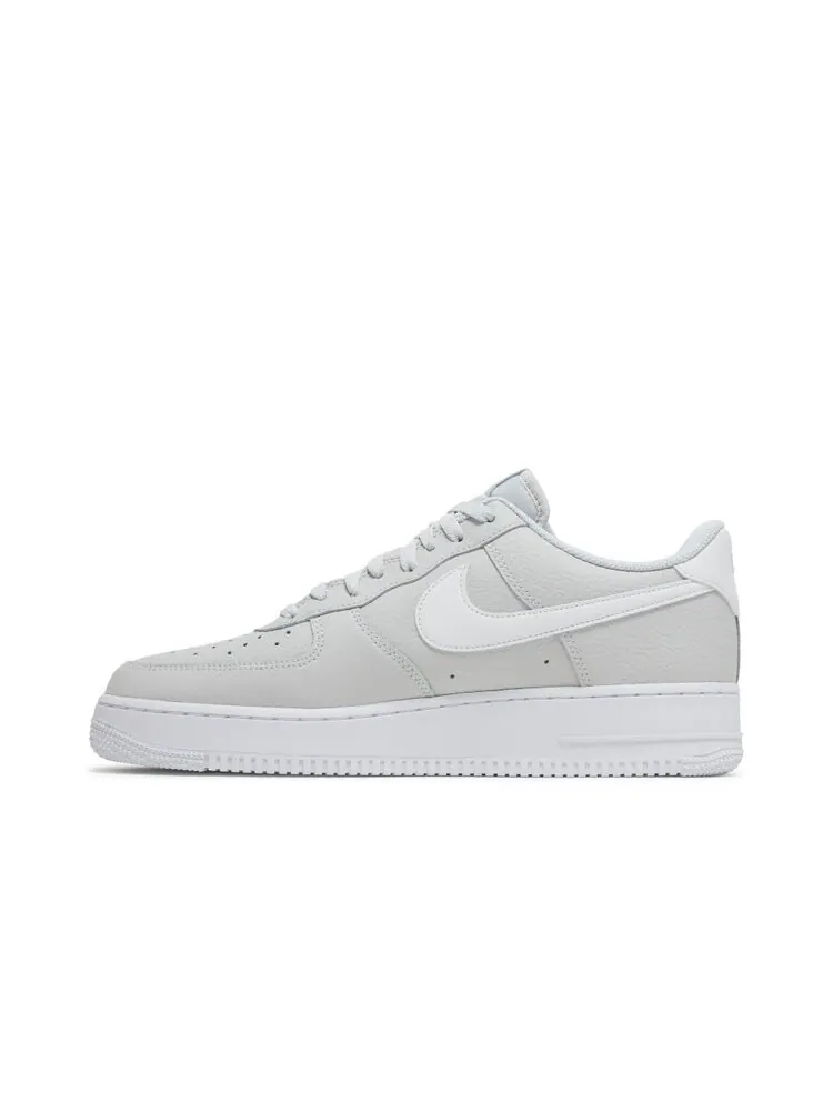 Кроссовки Nike Air Force 1 '07 — изображение 3 из 4, серый