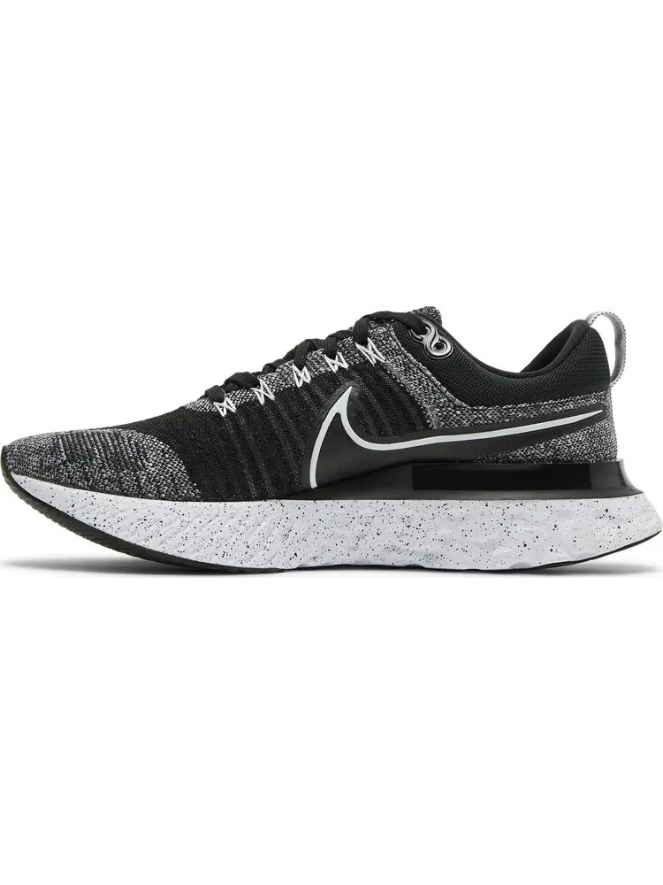 Кроссовки Nike React Infinity Run Flyknit 2 'White Black' — изображение 3 из 8, черный