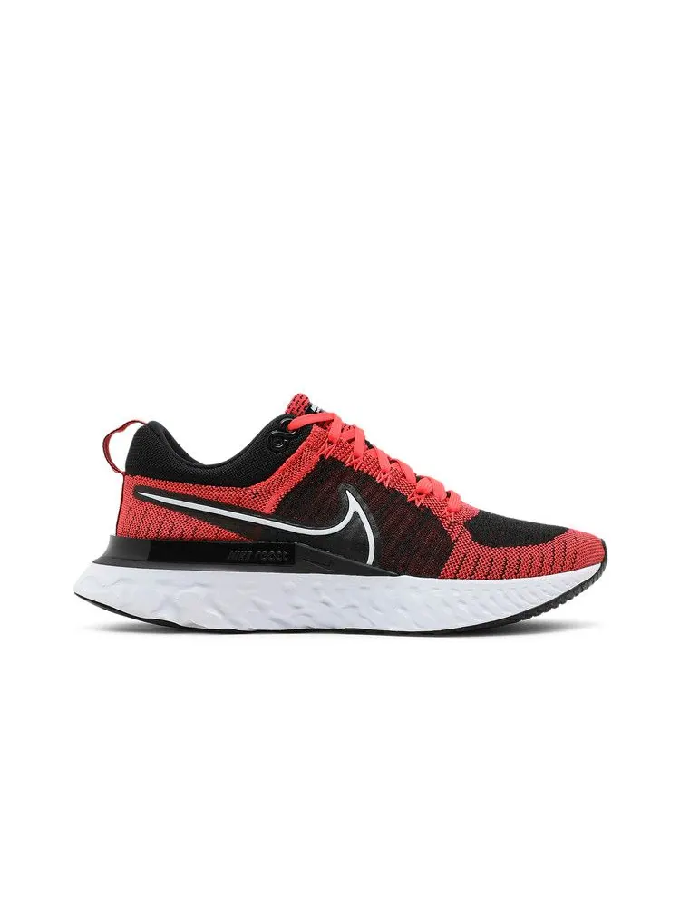 Кроссовки Nike React Infinity Run Flyknit 2 'Bright Crimson Black' — изображение 2 из 9