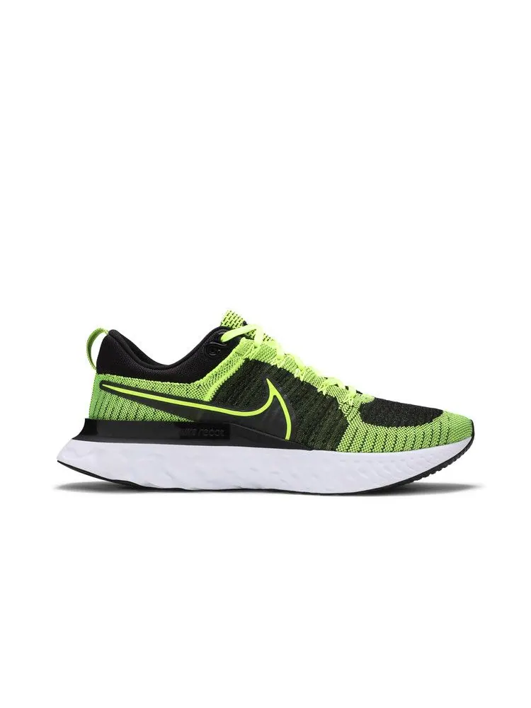 Кроссовки Nike React Infinity Run Flyknit 2 'Volt Black' — изображение 2 из 9, черный