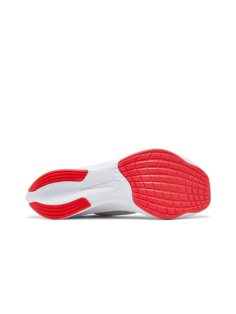Кроссовки Nike Zoom Fly 4 'Platinum Tint Siren Red' — изображение 5 из 9, платиновый/красный/белый