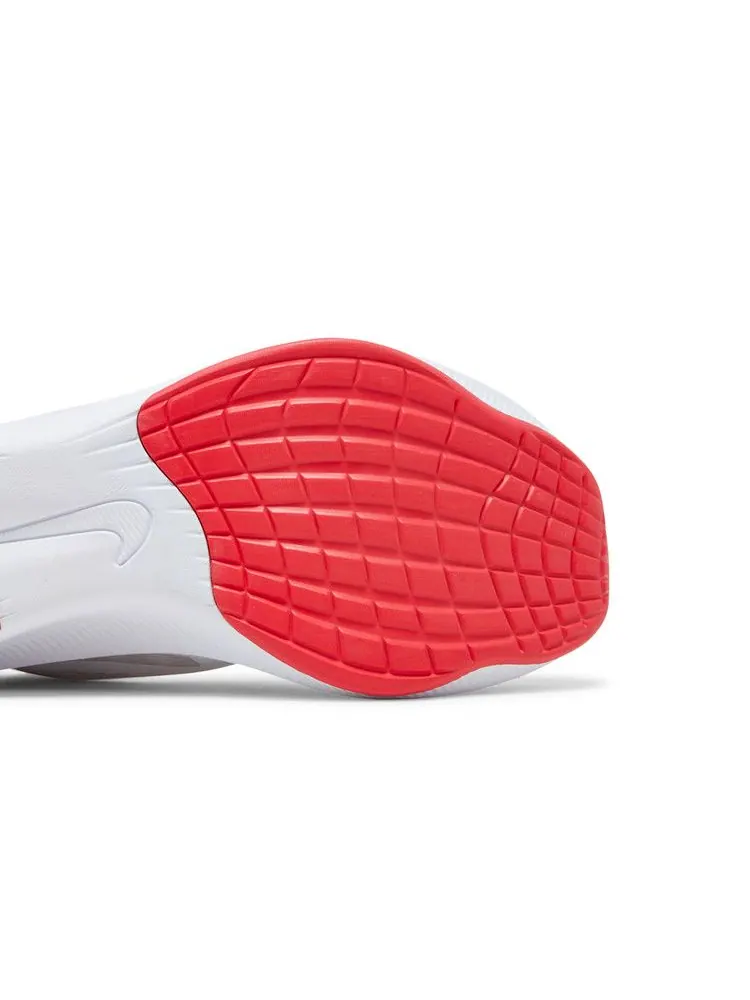 Кроссовки Nike Zoom Fly 4 'Platinum Tint Siren Red' — изображение 6 из 9, платиновый/красный/белый