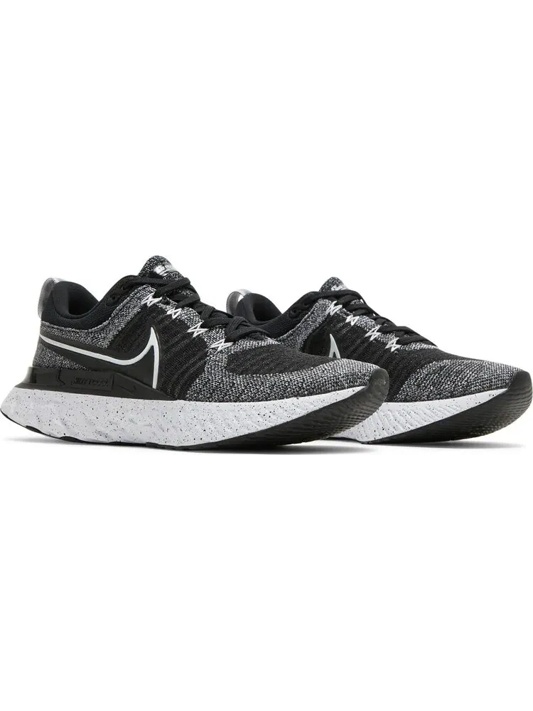 Кроссовки Nike Wmns React Infinity Run Flyknit 2 'White Black' — изображение 8 из 8, черный