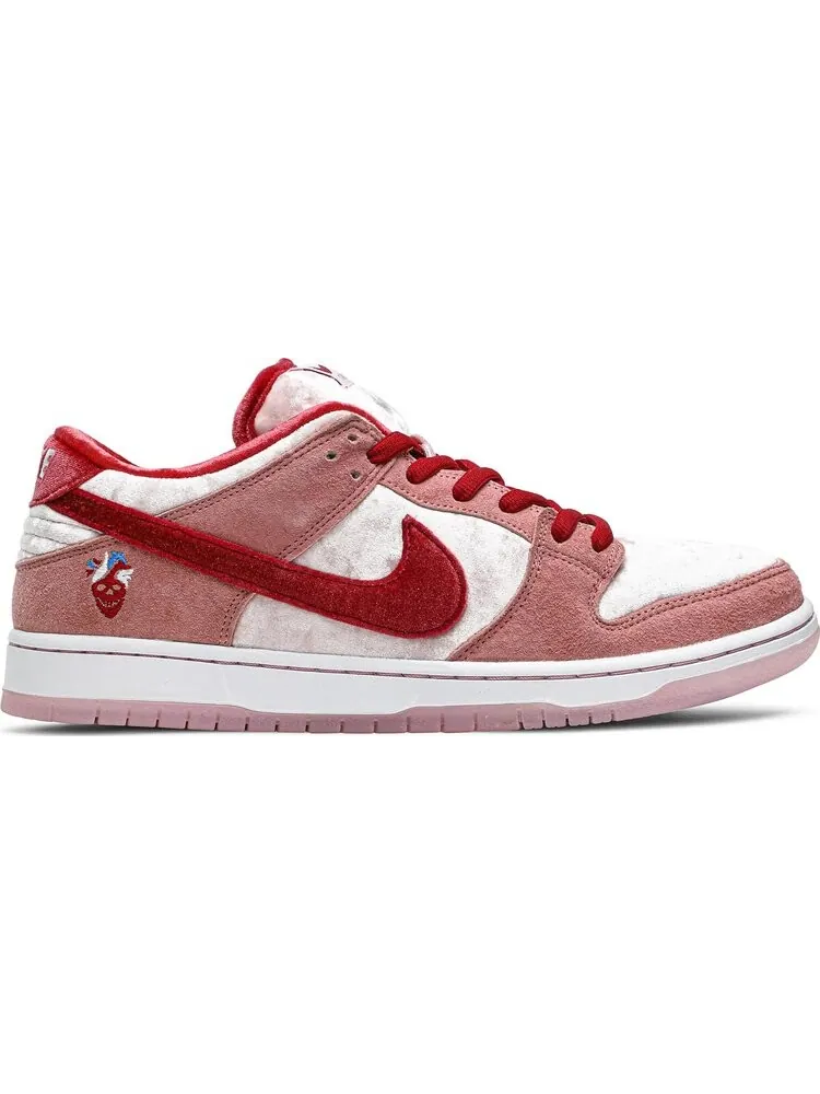 Кроссовки Nike StrangeLove x Dunk Low SB 'Valentine's Day' — изображение 1 из 8, розовый