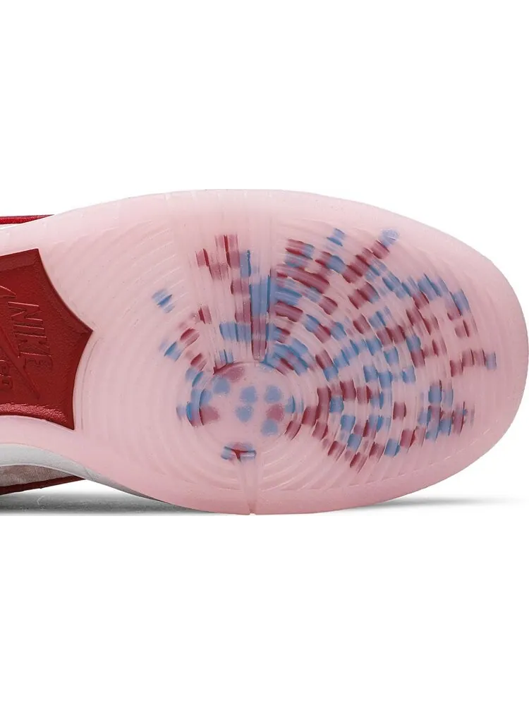 Лимитированные кроссовки Nike StrangeLove x Dunk Low SB 'Valentine's Day' Special Box — изображение 5 из 8, розовый