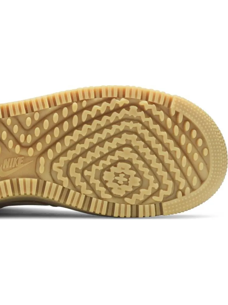 Кроссовки Nike Air Force 1 Gore-Tex Boot 'Wheat' — изображение 5 из 8, загар