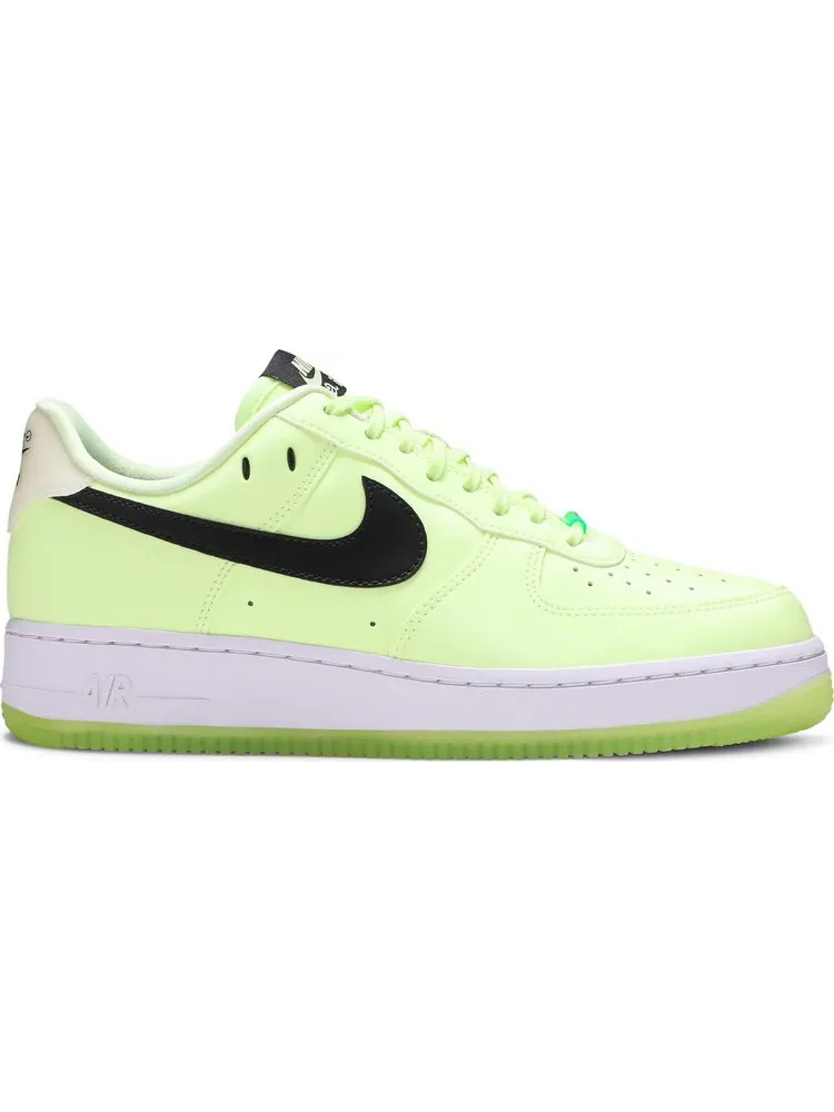 Кроссовки Nike Wmns Air Force 1 '07 LX 'Barely Volt' — изображение 1 из 8, зеленый