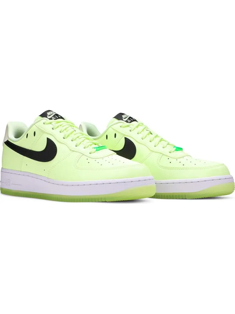Кроссовки Nike Wmns Air Force 1 '07 LX 'Barely Volt' — изображение 8 из 8, зеленый