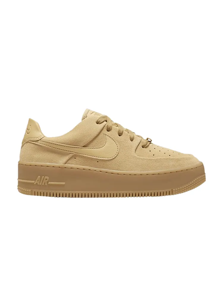 Кроссовки Nike Wmns Air Force 1 Sage Low 'Club Gold' — изображение 1 из 1