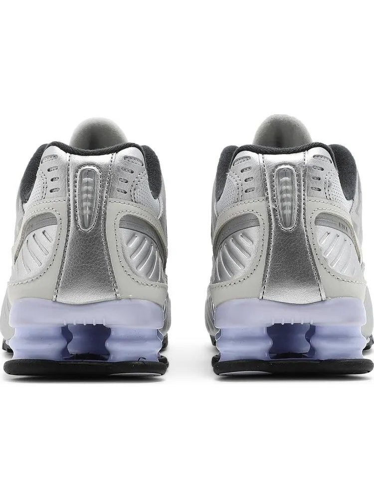 Кроссовки Nike Wmns Shox Enigma 9000 'Metallic Silver Violet' — изображение 6 из 8, серебряный