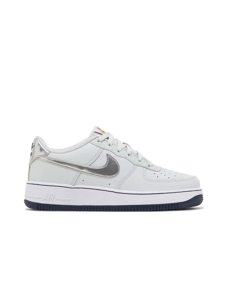 Кроссовки Nike Air Force 1 GS 'Pure Platinum Barely Grape' — изображение 2 из 9