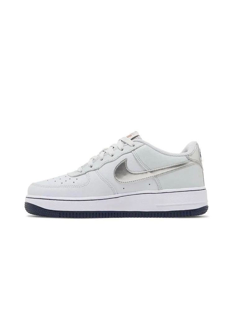 Кроссовки Nike Air Force 1 GS 'Pure Platinum Barely Grape' — изображение 4 из 9