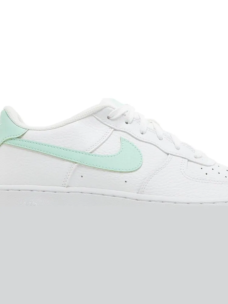 Кроссовки Nike Air Force 1 GS 'White Mint Foam' — изображение 2 из 8, белый