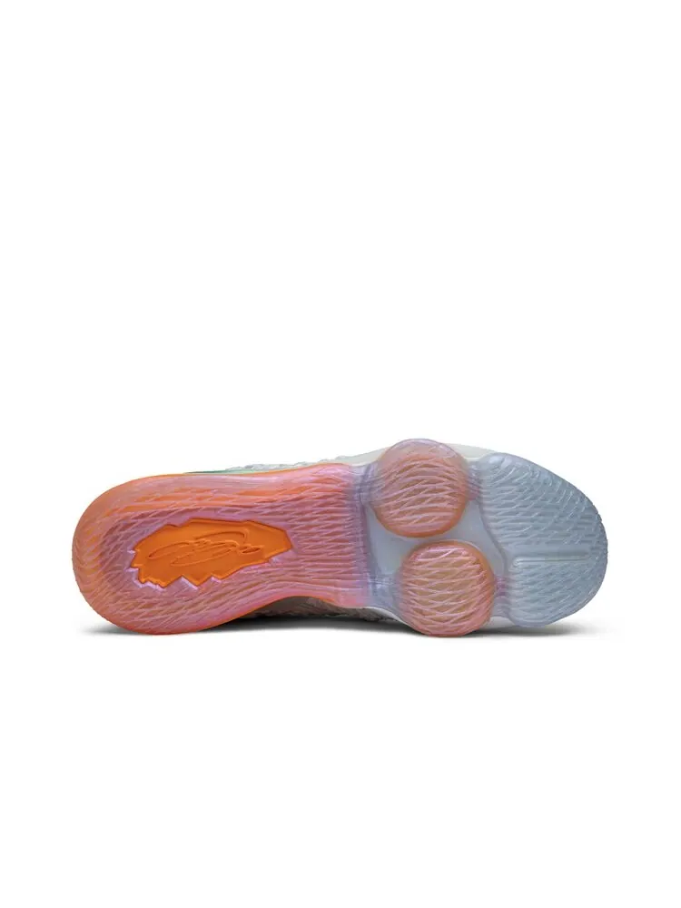 Кроссовки Nike LeBron 17 LMTD 'Future Air' — изображение 4 из 4, белый