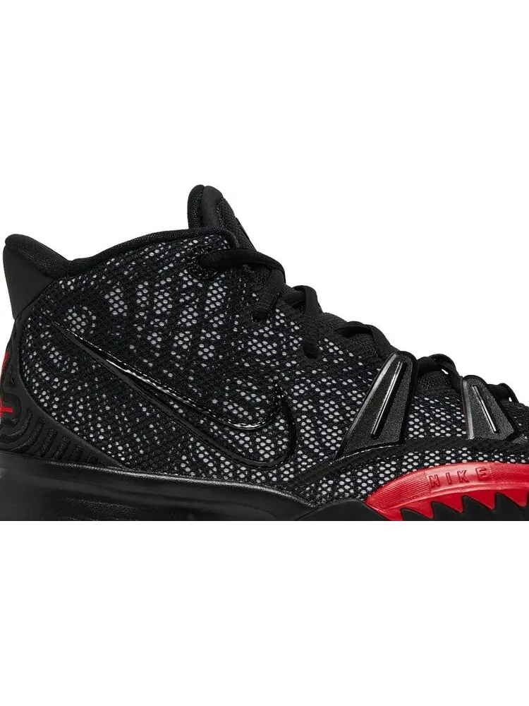 Кроссовки Nike Kyrie 7 GS 'Bred' — изображение 2 из 8, черный