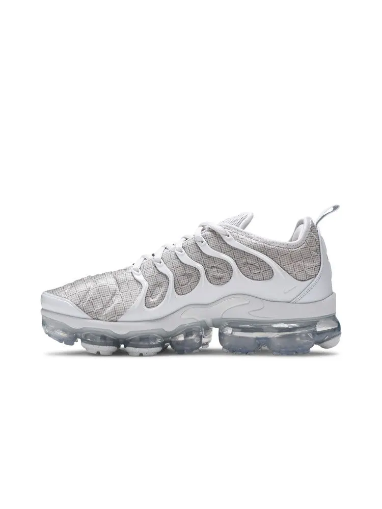 Кроссовки Nike Air VaporMax Plus 'Pure Platinum' — изображение 4 из 9, платиновый/черный