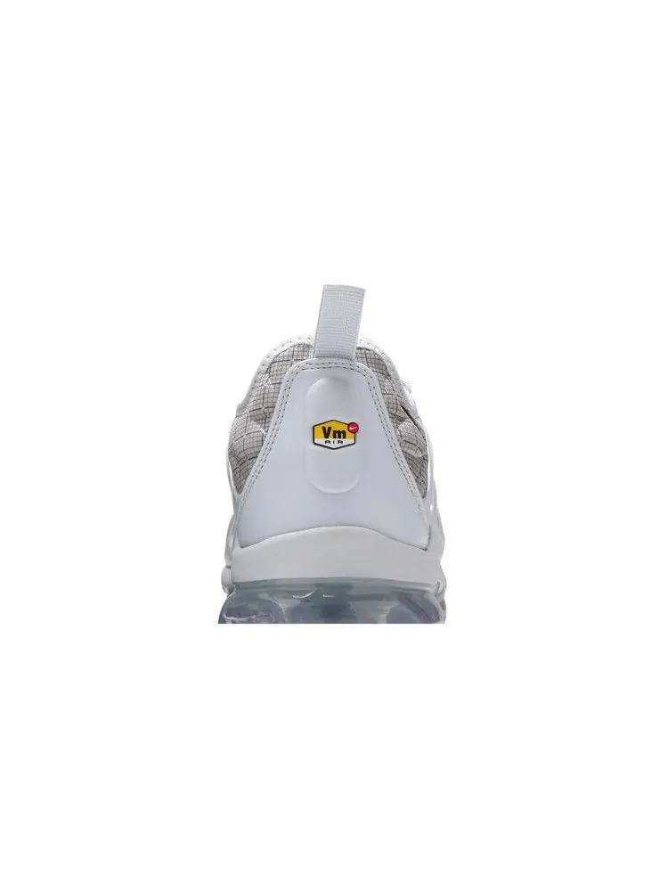 Кроссовки Nike Air VaporMax Plus 'Pure Platinum' — изображение 8 из 9, платиновый/черный