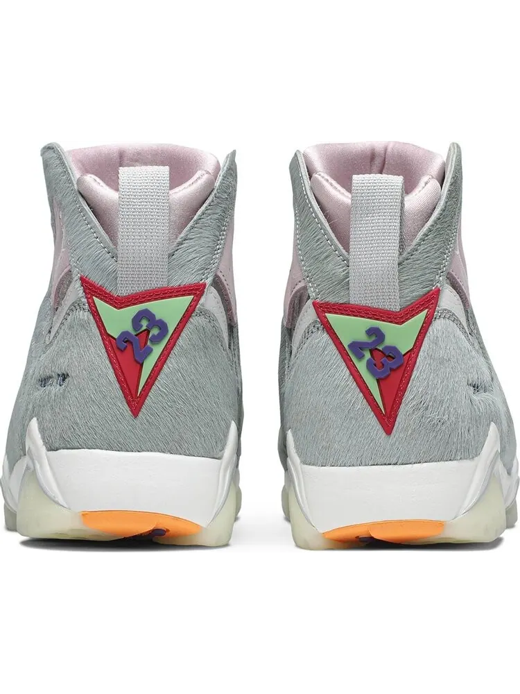 Кроссовки Air Jordan 7 Retro SE Hare 2.0 — изображение 6 из 8, серый
