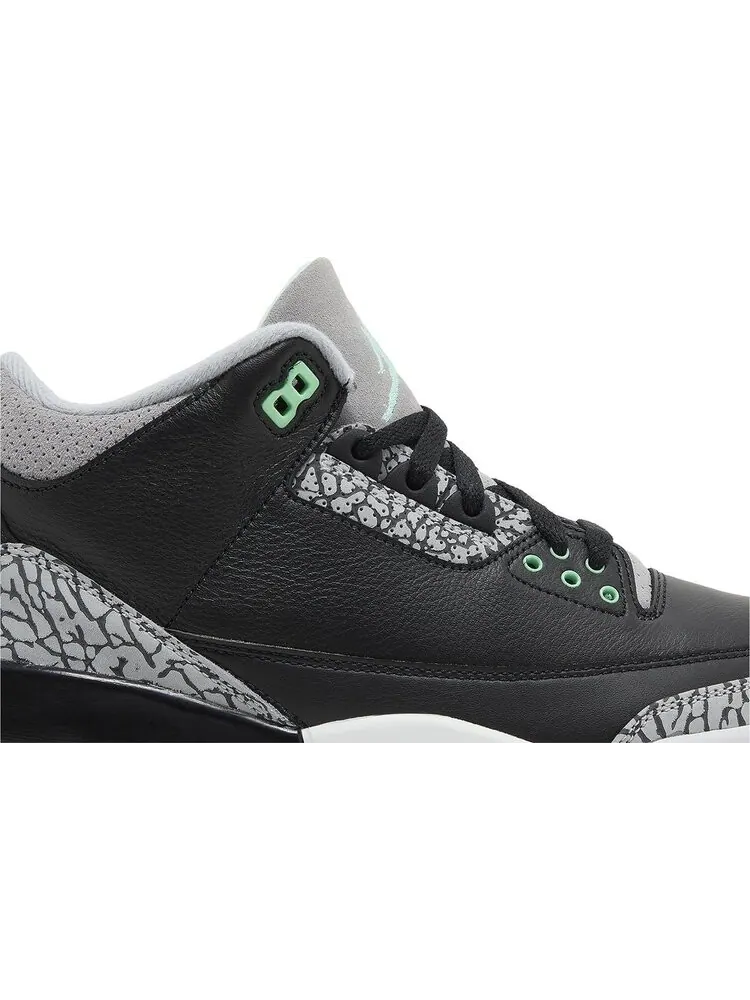 Кроссовки Air Jordan 3 Retro 'Green Glow' — изображение 2 из 4, черный
