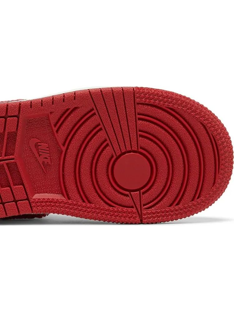 Кроссовки Air Jordan 1 Retro High OG TD Newstalgia Chenille — изображение 5 из 8, красный