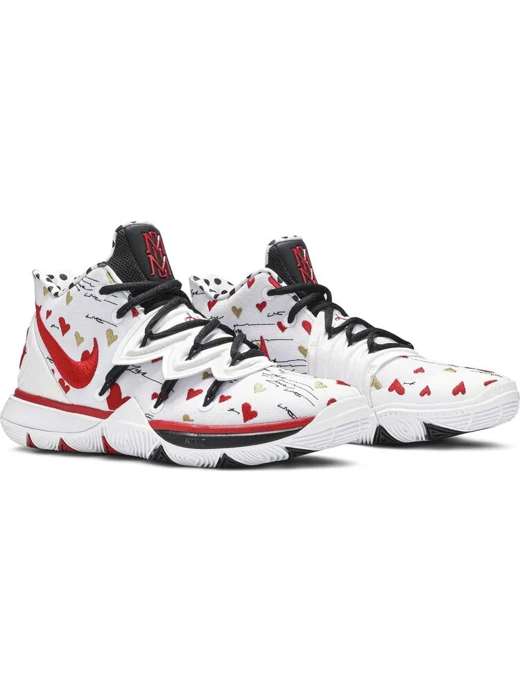 Кроссовки Nike SneakerRoom x Kyrie 5 GS 'I Love You Mom' — изображение 8 из 8, белый