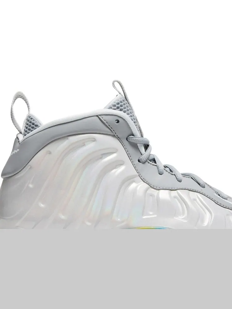 Кроссовки Nike Little Posite One GS 'Rainbow Pixel' — изображение 2 из 8, серый
