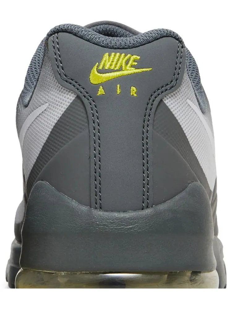 Кроссовки Nike Air Max Invigor 'Smoke Grey Opti Yellow' — изображение 7 из 8, серый