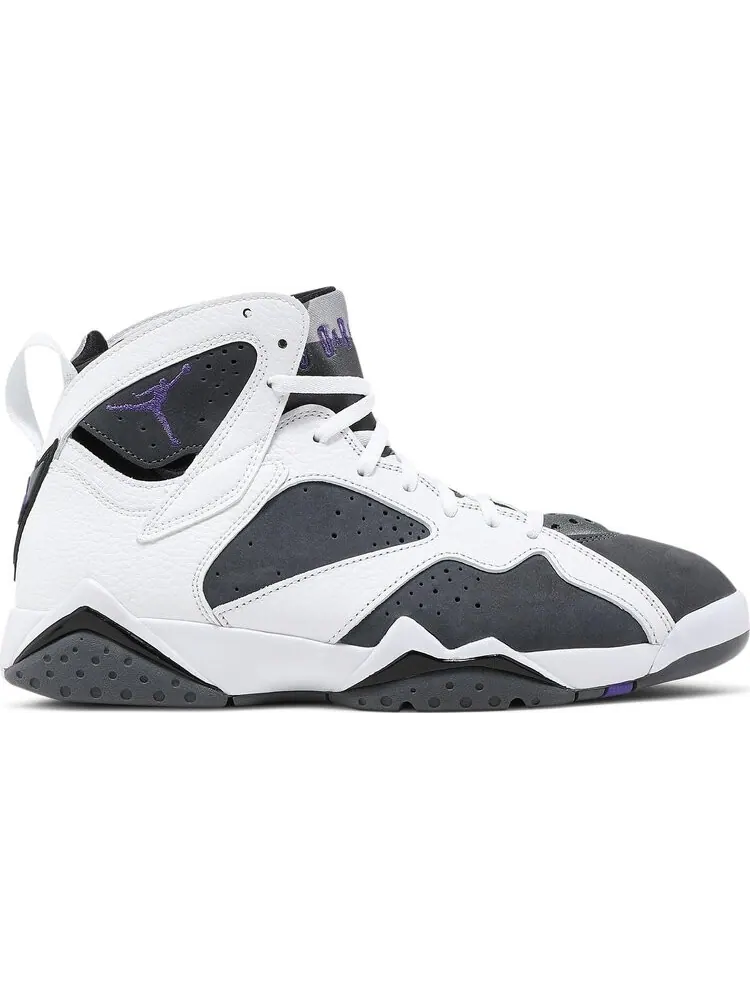 Кроссовки Air Jordan 7 Retro Flint 2021 — изображение 1 из 10, серый