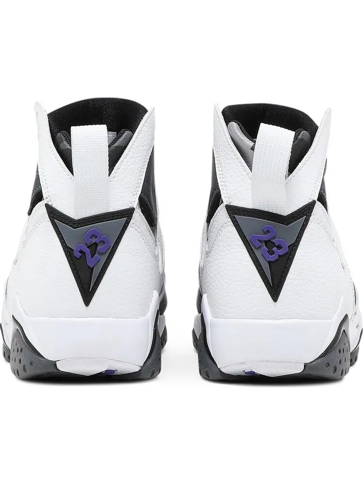 Кроссовки Air Jordan 7 Retro Flint 2021 — изображение 6 из 10, серый