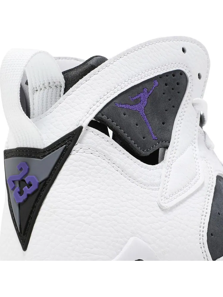 Кроссовки Air Jordan 7 Retro Flint 2021 — изображение 9 из 10, серый
