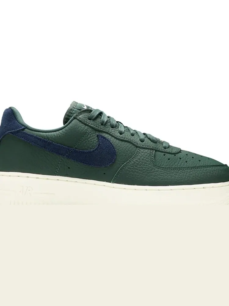 Кроссовки Nike Air Force 1 ’07 Craft 'Galactic Jade' — изображение 2 из 8, зеленый