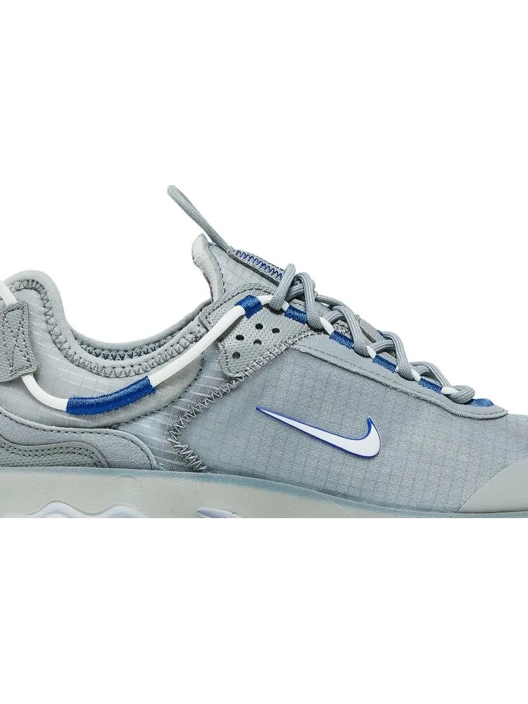 Кроссовки Nike React Live 'Light Smoke Grey Hyper Royal' — изображение 2 из 8, серый