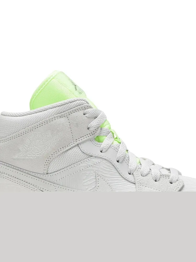 Кроссовки Wmns Air Jordan 1 Mid Ghost Green — изображение 2 из 8, серый