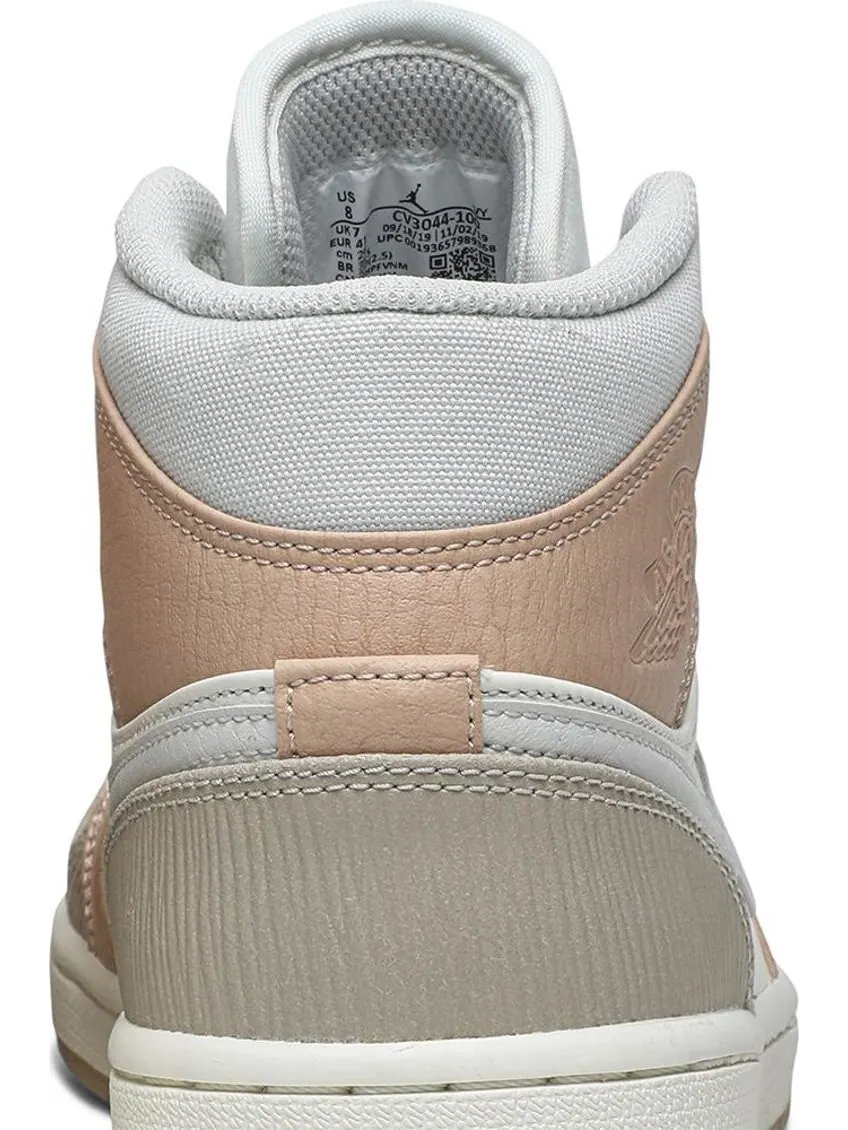 Кроссовки Air Jordan 1 Mid Milan — изображение 7 из 8, загар