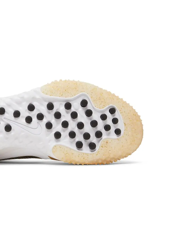 Кроссовки Alpha Huarache Elite 3 Turf 'White Metallic Gold' — изображение 5 из 8