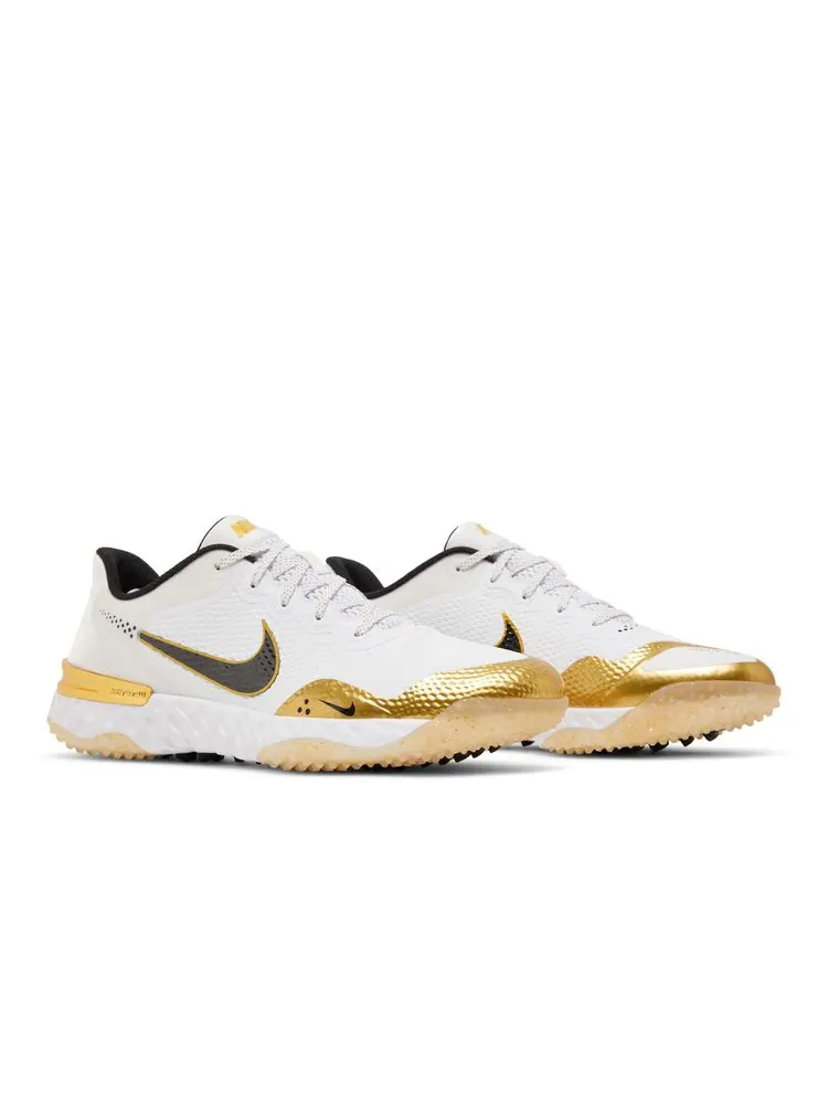 Кроссовки Alpha Huarache Elite 3 Turf 'White Metallic Gold' — изображение 8 из 8
