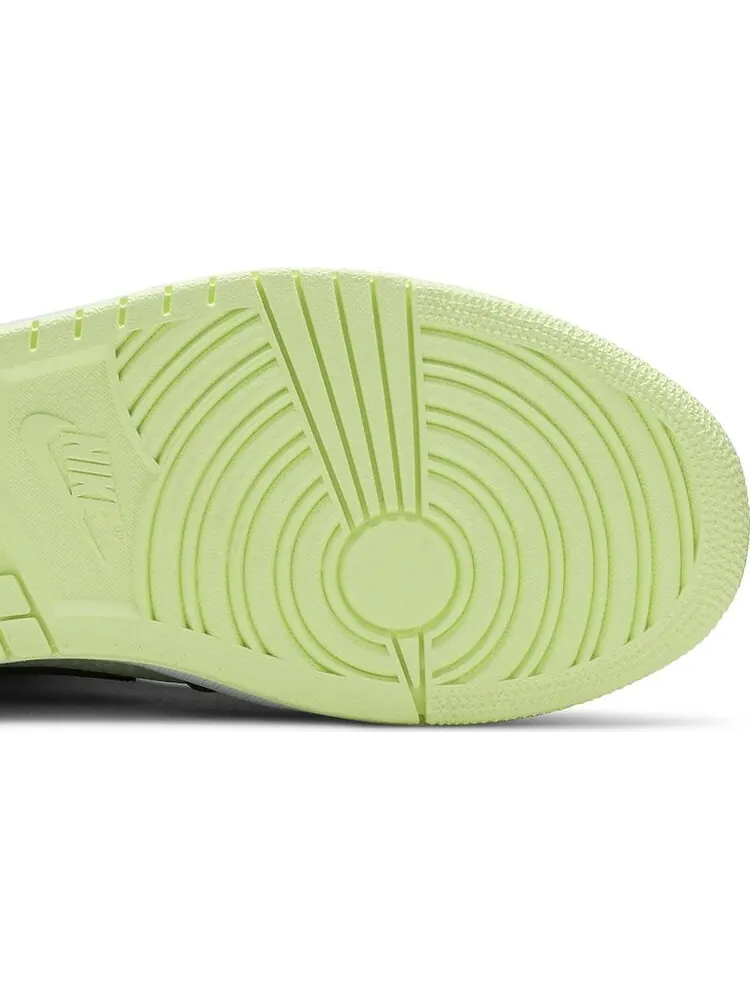 Кроссовки Wmns Air Jordan 1 Mid SE Black Barely Volt — изображение 5 из 8, черный