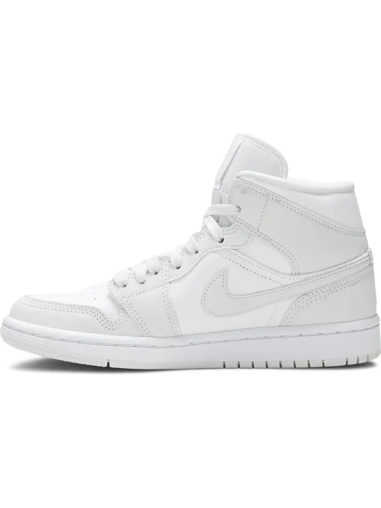 Кроссовки Wmns Air Jordan 1 Mid Spruce Aura — изображение 3 из 8, зеленый