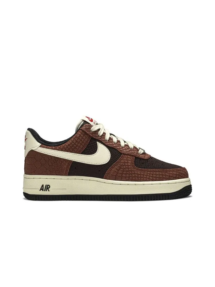 Кроссовки Nike Air Force 1 Low PRM 'Red Bark' — изображение 2 из 9, красный///красный